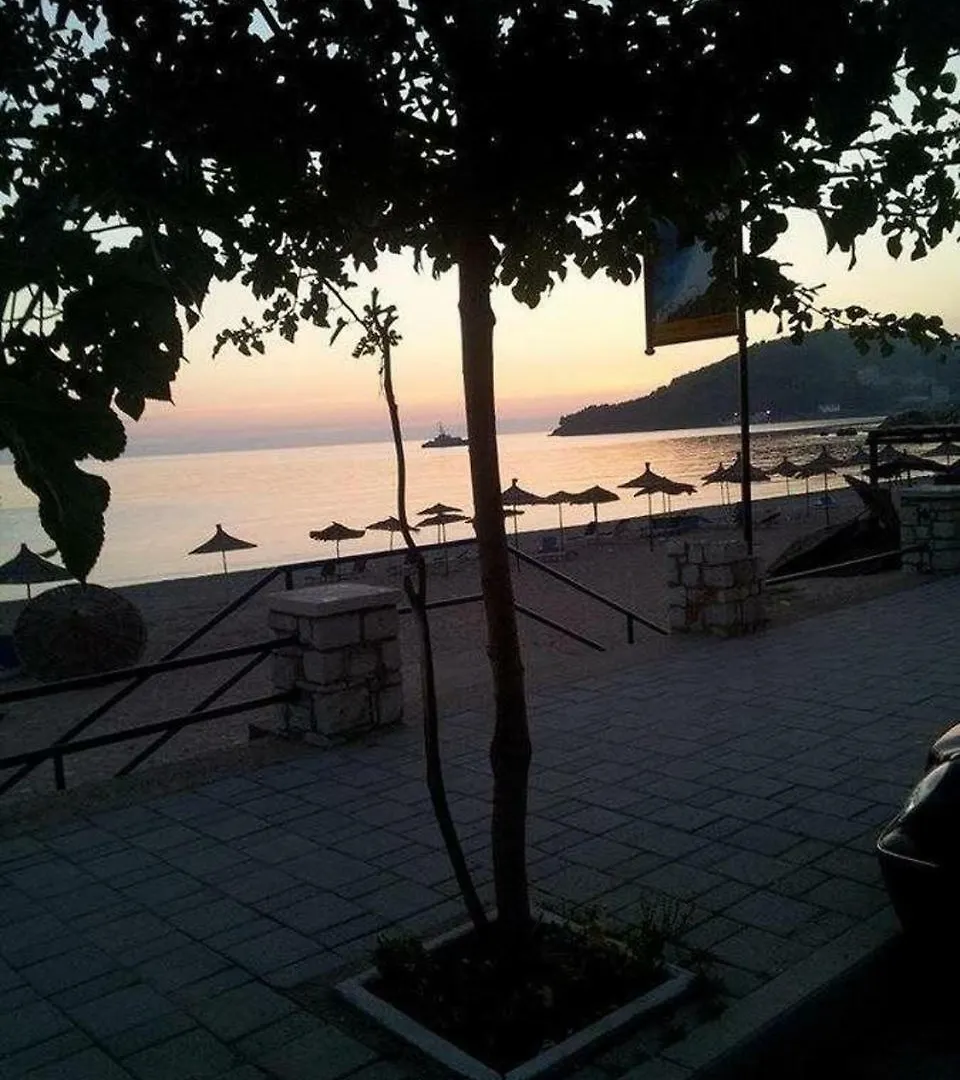 Golden Hotel Himare 3*,  Albania